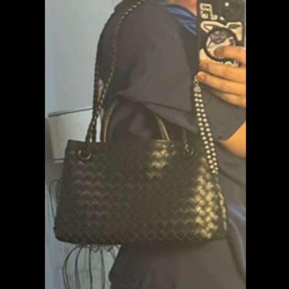 Black and Gold Woven Shoulder Bag - Picture 10 of 11